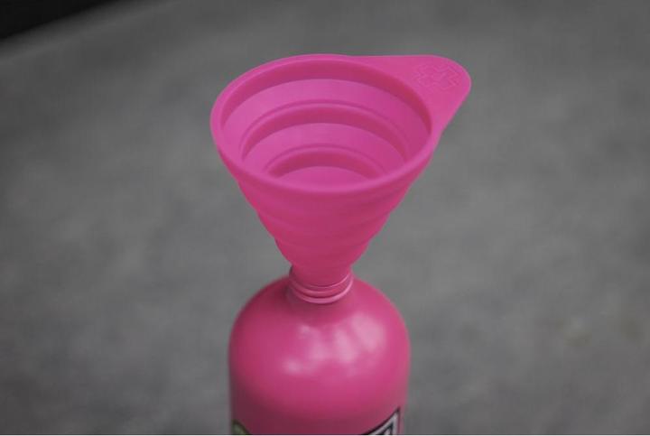 Produktbild Muc-Off Collapsible Silicone Funnel