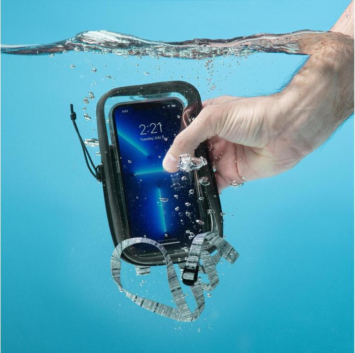Actual product image Nite Ize RunOff™ Waterproof Phone Case (Universal)