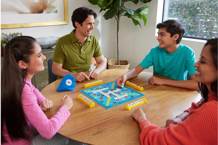 Actual product image Mattel Scrabble Pokemon (French, 2 - 4 Players)