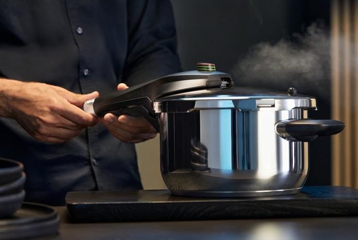 Actual product image WMF Perfect Premium (22 cm, Steam cooker, Stainless steel)