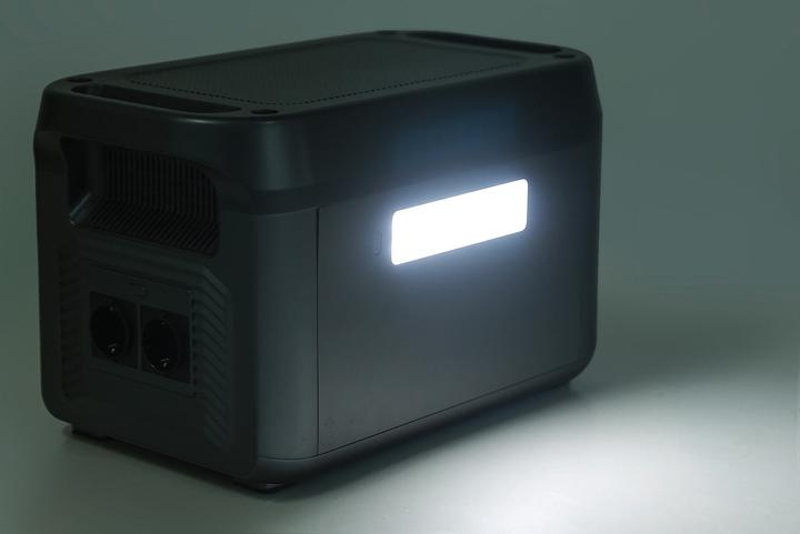 Produktbild Revolt Powerstation & Solar-Generator mit 200-W-Solarpanel, 1.920 Wh, 2.400 W (28 kg)