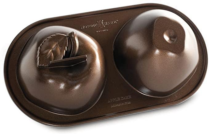 Produktbild Nordic Ware Apple Cake Pan 3D