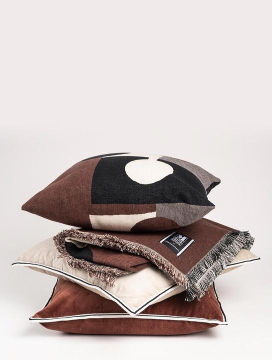 Actual product image Markslöjd Blanket Lia 170 x 130 cm, Red / White / Black (170 x 130 cm)