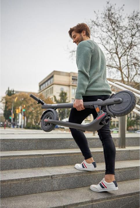 Immagine prodotto Segway-Ninebot Kick Scooter E22E (20 km/h, 22 km, 300 W)