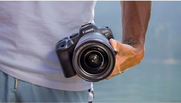 Image du produit Canon EOS R6 Mark II Kit (EU) (24 - 105 mm, 24.20 Mpx, Plein format)