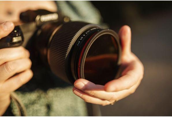 Produktbild Moment 77mm Cinebloom Variable ND Filter - (2-5 Stop) 20 (77 mm, Black Mist Filter)