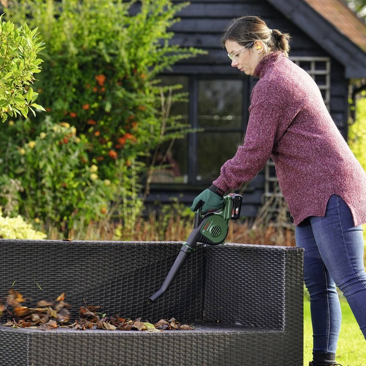 Produktbild Bosch Home & Garden UniversalLeafBlower 18V-130 (Akkubetrieb, Laubbläser)