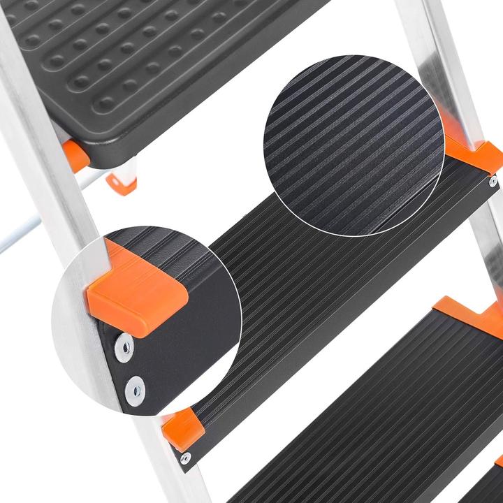 Actual product image Songmics Leiter GLT04BK (Multi-purpose ladder, 44 cm)
