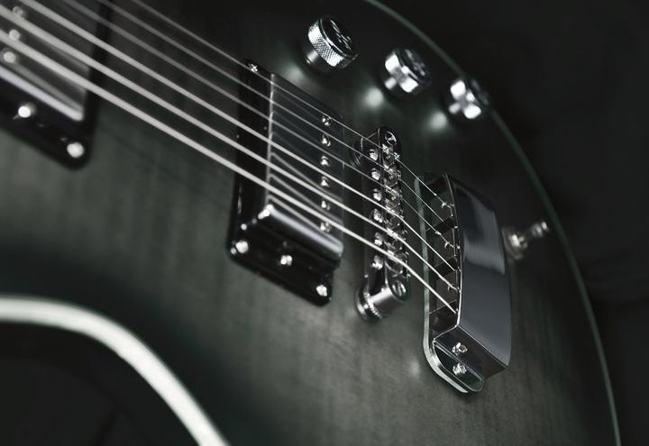 Produktbild Hagstrom E-Gitarre, Ultra Max, Cosmic Blackburst Satin (E-Gitarre, Ahorn, Mahagoni)