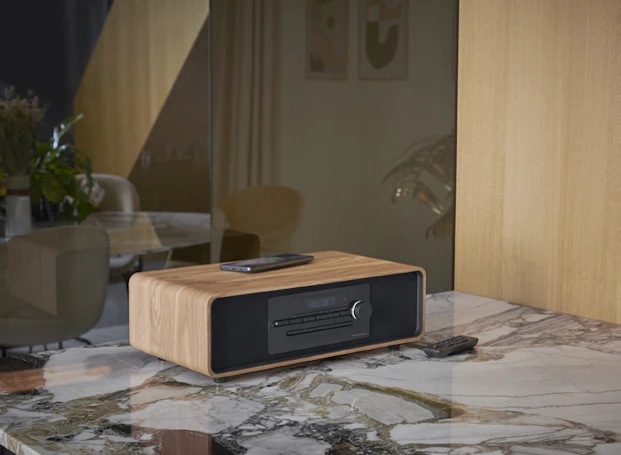 Produktbild Thomson MIC300IBT sw/holz Micro-Anlage 60W,UKW,Bluetooth,CD,USB,Induktionsladen (Bluetooth, CD Player, 2x 30 W)
