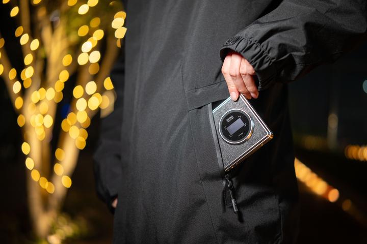 Produktbild Viltrox Retro 12X RGB Pocket LED Light (Videoleuchte)