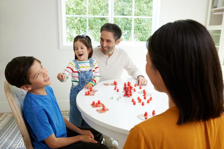 Actual product image Mattel Games Beaver building fun (Multilingual)