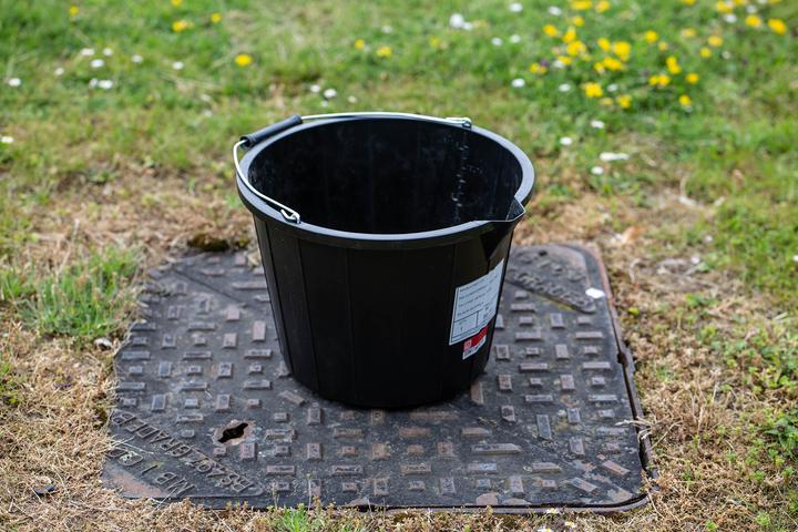 Produktbild RS PRO Kunststoff Eimer mit Griff Schwarz 14L (1 Stk.)
