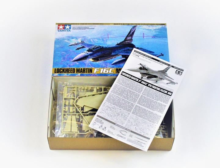 Actual product image Tamiya Lockheed Martin F-16C Block