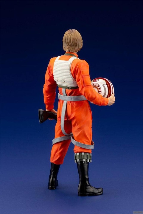 Actual product image Kotobukiya Star Wars ARTFX+ Statue 1/10 Luke Skywalker X-Wing Pilot 17 cm