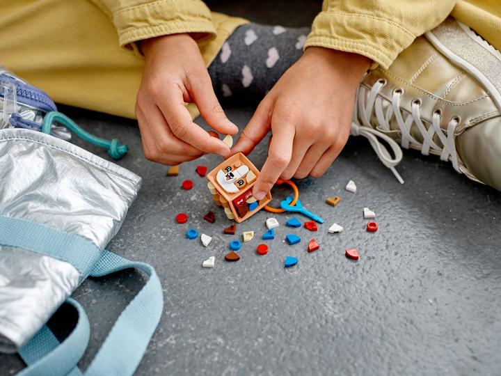 Produktbild LEGO Taschenanhänger Hund (41927, LEGO Dots)