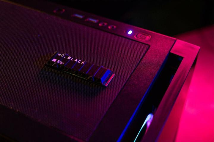 Produktbild WD Black SN850 mit Kühlkörper (Retail) (1000 GB, M.2 2280)