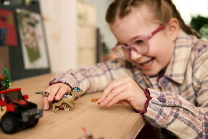 Produktbild LEGO Raptor: Verfolgungsjagd mit dem Geländewagen (LEGO Jurassic World)