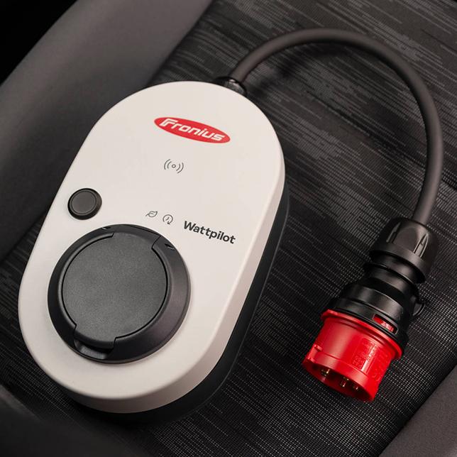 Image du produit Fronius Wattpilot Go 11 J 2.0 (Type 2, 11 kW, 16 A, CEE16 rouge)