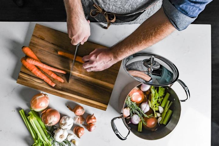 Image du produit de Buyer Prima Matera pot de cuisson à induction, avec couvercle (24 cm, Casserole, Cuivre, Acier inoxydable)