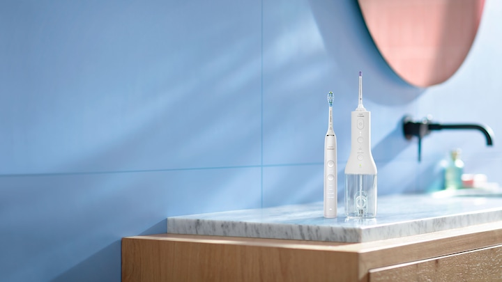 Actual product image Philips Sonicare Diamond Clean 9000 & Cordless Power Flosser 3000 (Sonic toothbrush)