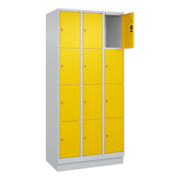 Traffic yellow, Light grey