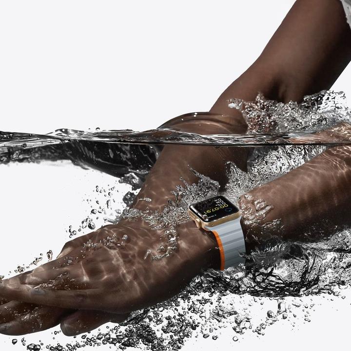 Actual product image Dux Ducis Magnetic Strap for Apple Watch SE, 8, 7, 6, 5, 4, 3, 2, 1 (41, 40, 38 mm) Strap (LD Versio (38 mm, 40 mm, 41 mm, Metal, Silicone)