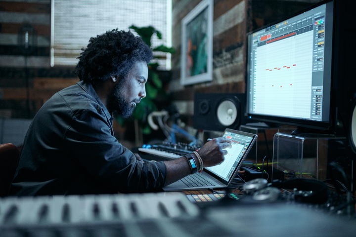 Produktbild Microsoft Surface Book - US-Layout (13.50", Intel Core i5-6300U, 8 GB, 256 GB, US)