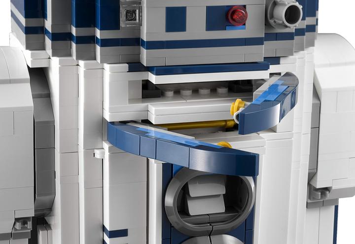 Actual product image LEGO Star Wars R2 D2 (10225, LEGO Star Wars)