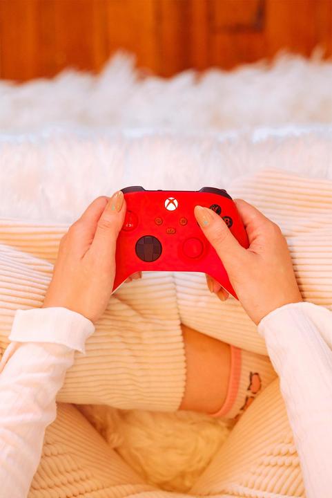 Produktbild Microsoft Xbox Wireless Controller Pulse Red (Android, iOS, PC, Xbox One S, Xbox One X, Xbox Series S, Xbox Series X)