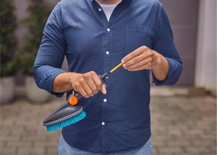 Actual product image Gardena Cleansystem hand brush M hard
