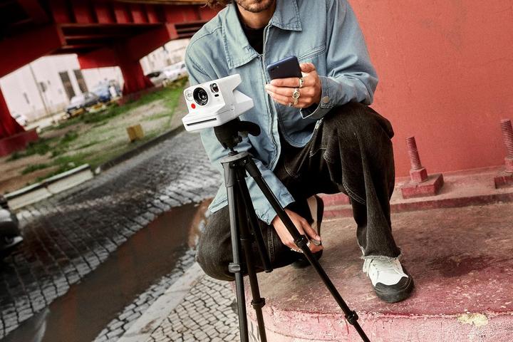 Image du produit Polaroid NOW Gen3 Instant Camera Bluetooth Connected Bundle Camera Color Film 16 photos White 6563