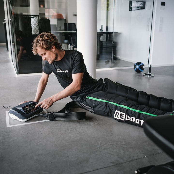 Actual product image Reboots One Recovery Pants Set