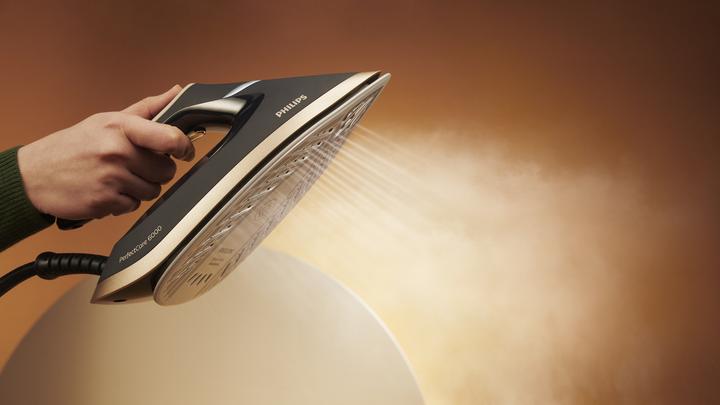 Actual product image Philips PerfectCare 6000 Series PSG6064/80 (2400 W, 600 g/min)