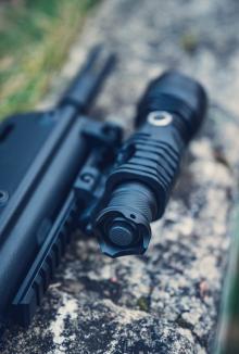 Immagine prodotto Skilhunt Montagehalter für eine 20 mm Schiene für MT-P2 Taschenlampen