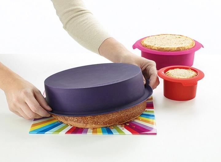 Actual product image Lékué cake kit
