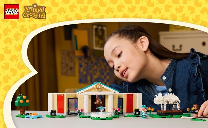 Actual product image LEGO Blathers's museum collection (77056, LEGO Animal Crossing)