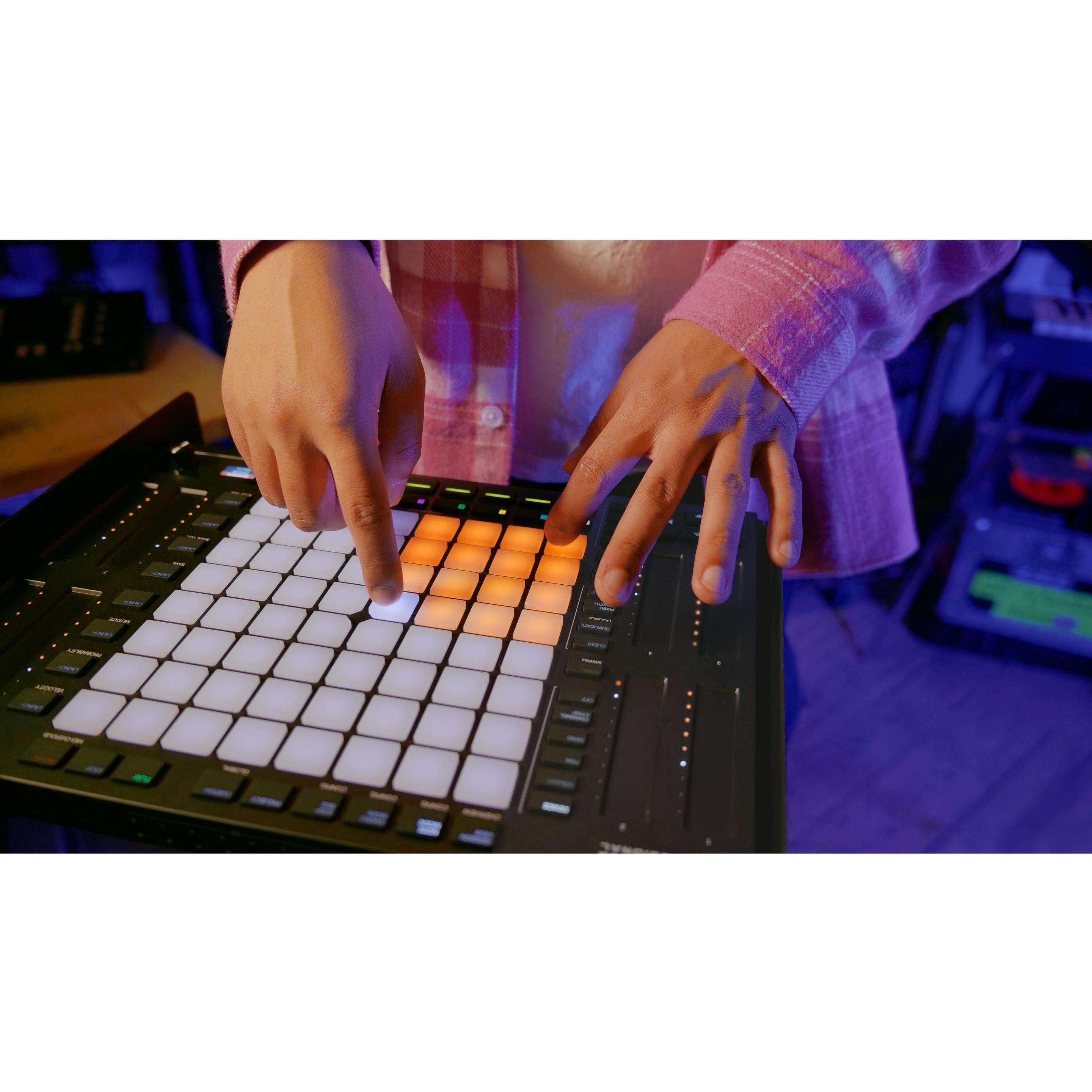 Thumbnail - Akai Professional APC 64 (Controller), MIDI Controller, Schwarz