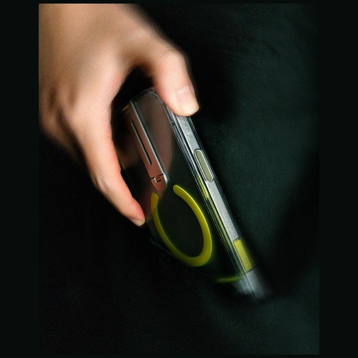 Actual product image Skinarma Case Helix for iPhone 16 Pro Magnetic Charging 360 Rotating Stand black (Apple iPhone 16 Pro)