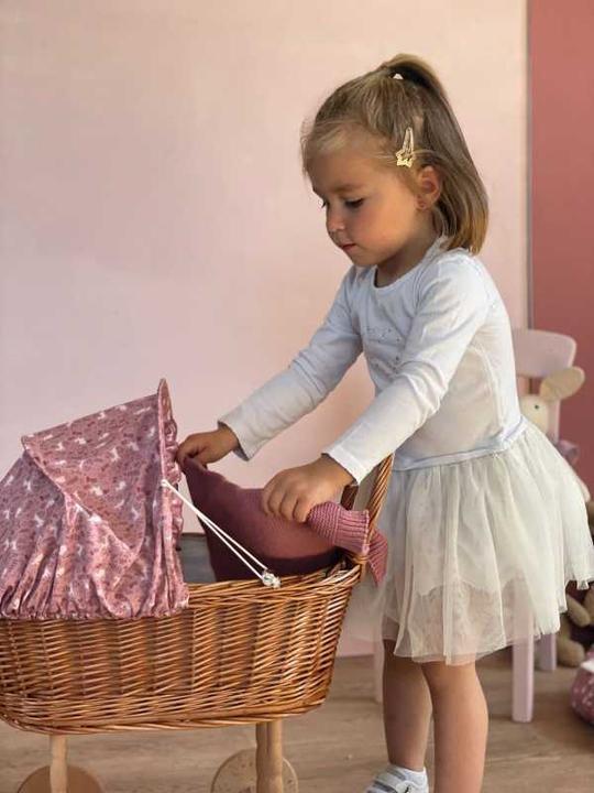 Image du produit Egmont Kinderwagen geflochten mit Inhalt
