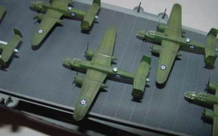 Image du produit Trumpeter Porte-avions USS Hornet CV 8