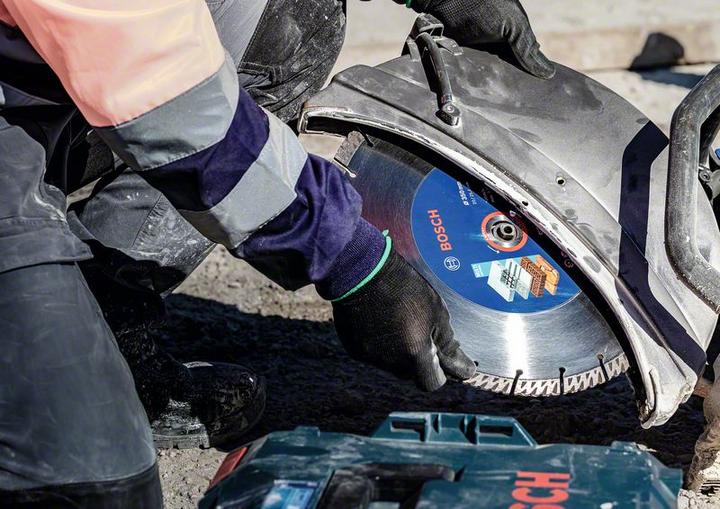 Actual product image Bosch Professional Zubehör Expert MultiMaterial diamond cutting discs, 450 x 25.40 x 3.3 x 12 mm