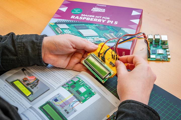 Actual product image Franzis Maker Kit for Raspberry Pi 5