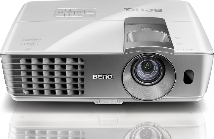 BenQ W1070 (Full HD, 2000 lm, 1.15 - 1.5:1)