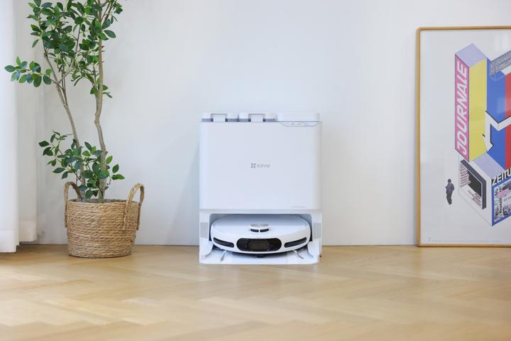 Actual product image EZVIZ RS20 Pro (7200 Pa, Wiping pads (rotating))