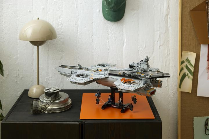 Produktbild LEGO Super Heroes S.H.I.E.L.D.-Helicarrier (76354, LEGO Marvel)