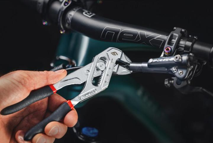 Actual product image Feedback Sports Adjustable pliers spanner (180 mm)
