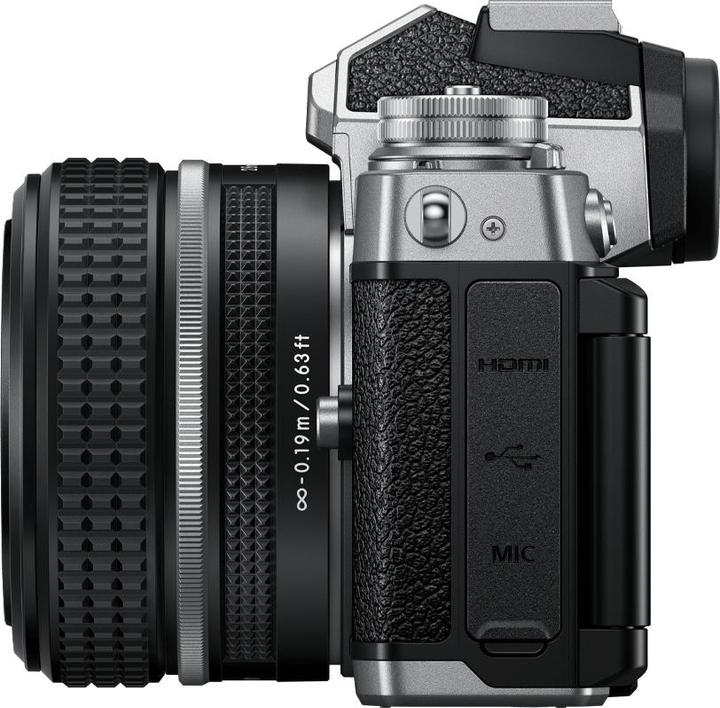 Productafbeelding Nikon Z fc zilver + Nikkor Z 28mm SL (28 mm, 20.90 Mpx, DX)
