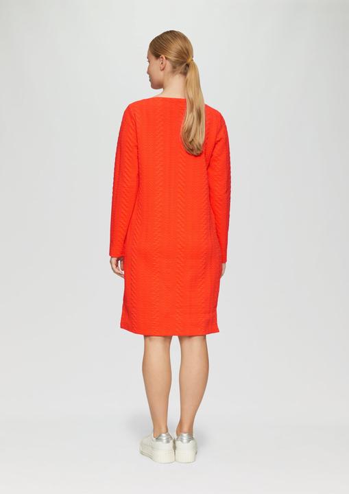 Produktbild S.Oliver Kleid Strukturiertes Jacquard-Kleid mit U-Boot-Ausschnitt (38)