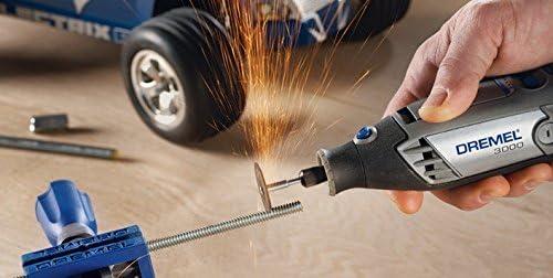 Produktbild Dremel 3000 Multifunktionswerkzeug - Italienische Version (130 Watt, Set mit 15 Zubehörteilen, Drehz